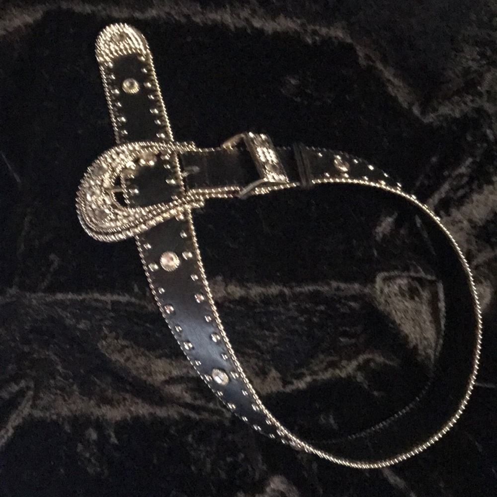 Rhinestone women’s  western belt.